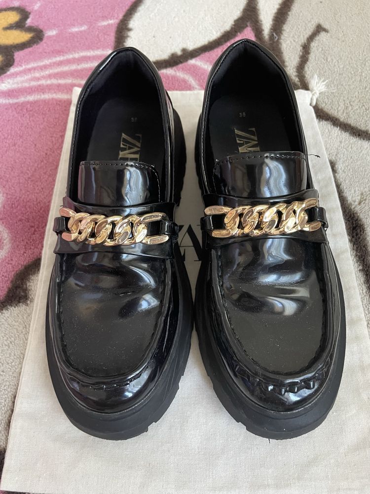 Лоуфъри на Zara черни