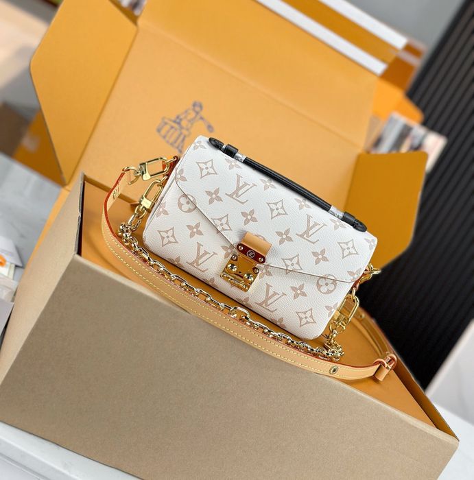 Geanta Louis Vuitton Metis, tip Premium