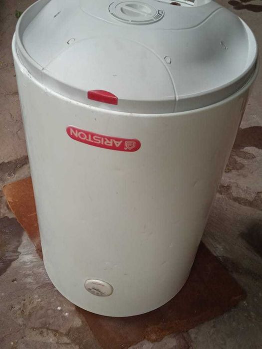 Продаётся водонагреватель Аристон-80 лит в отличном рабочем состоянии!