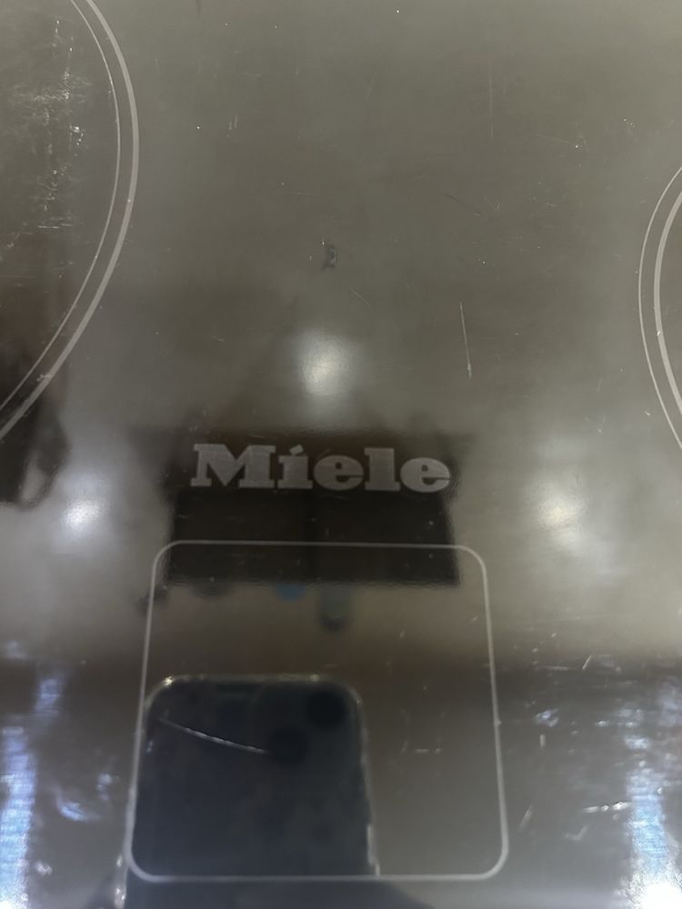Фурна с плот за вграждане Miele
