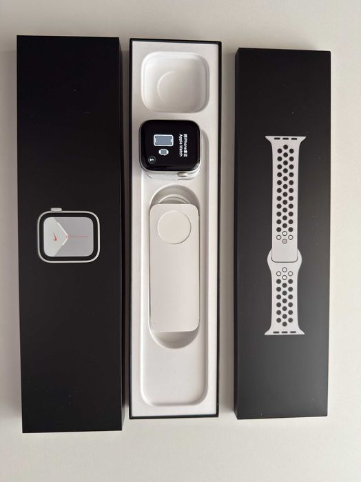 Apple Watch 6, 44mm, Nike edition, GPS, silver
