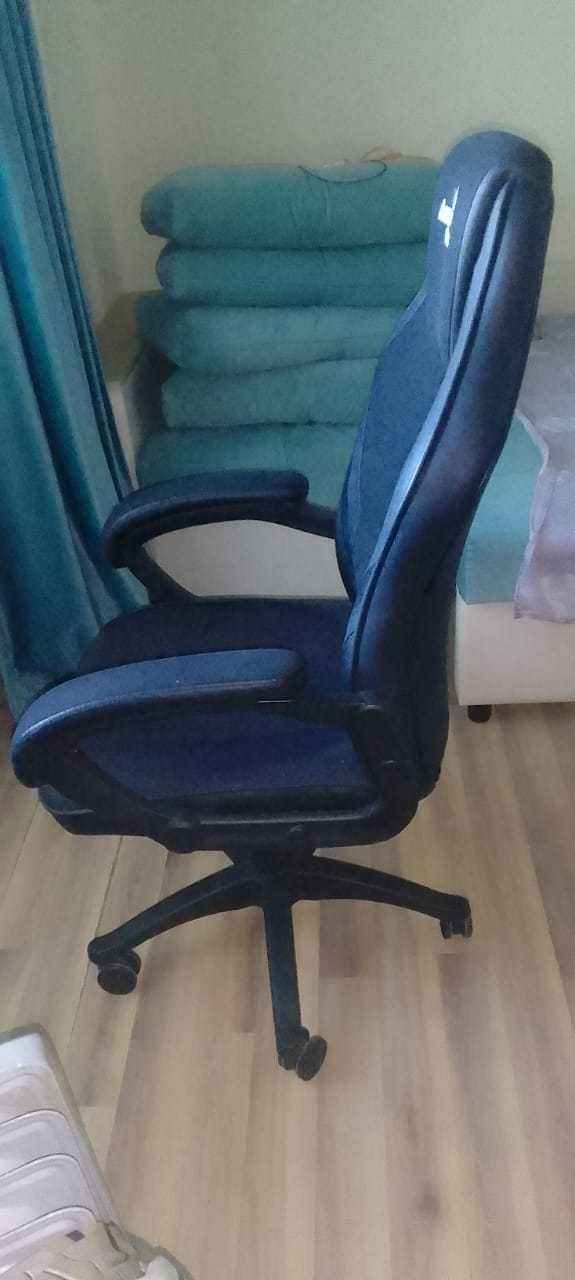 Продам удобное ИГРОВОЕ / ОФИСНОЕ кресло