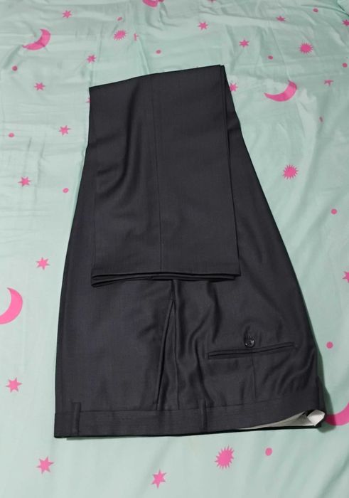 Vând costum bărbați