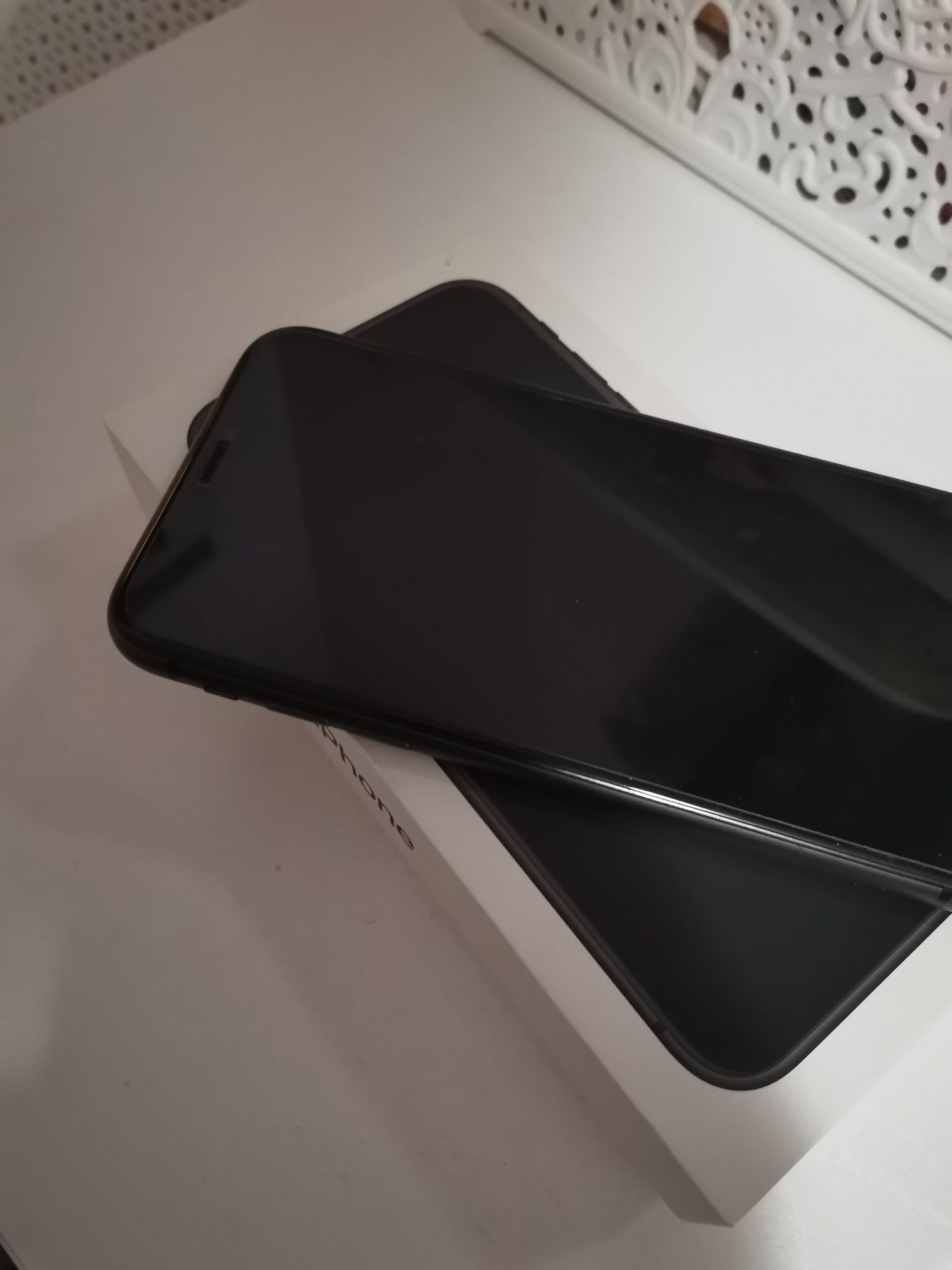 IPhone 11 Black като нов