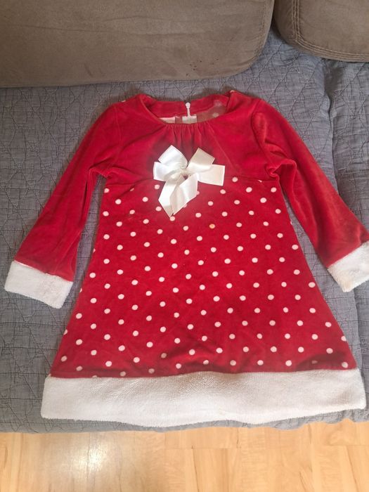 Предлагам Коледно-празнична роклечка за малко момиченце размер 104