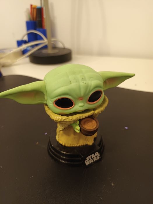 Figurina star wars baby yoda funko pop în stare buna