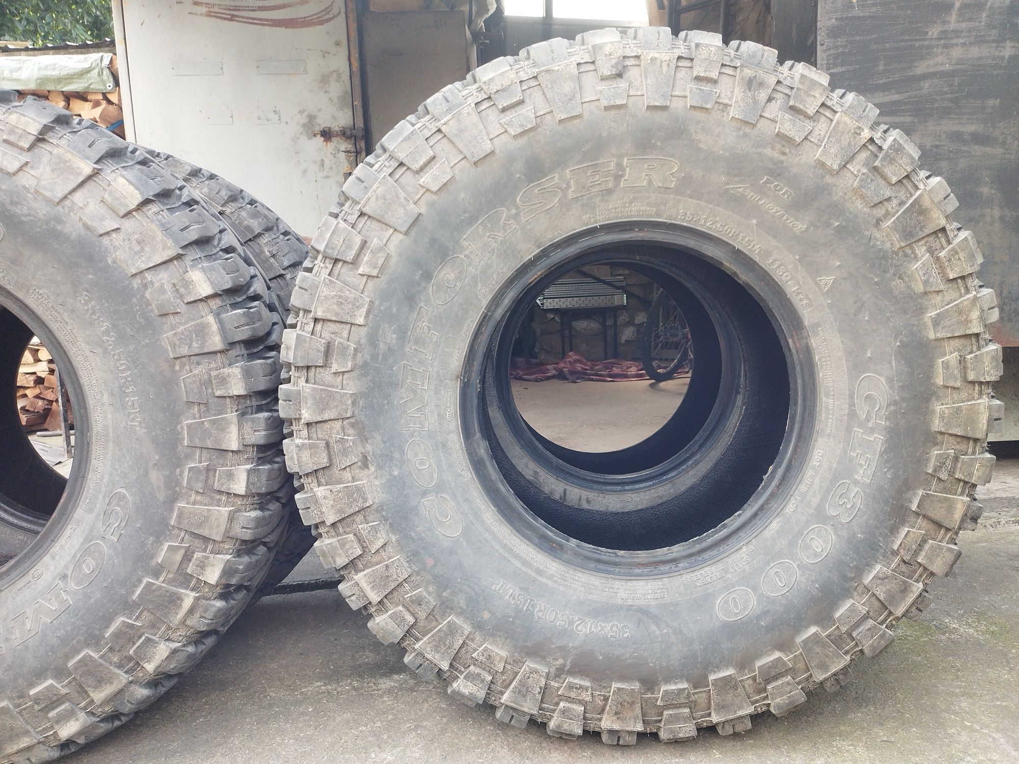 Vand 4 anvelope 35x12.5 R15