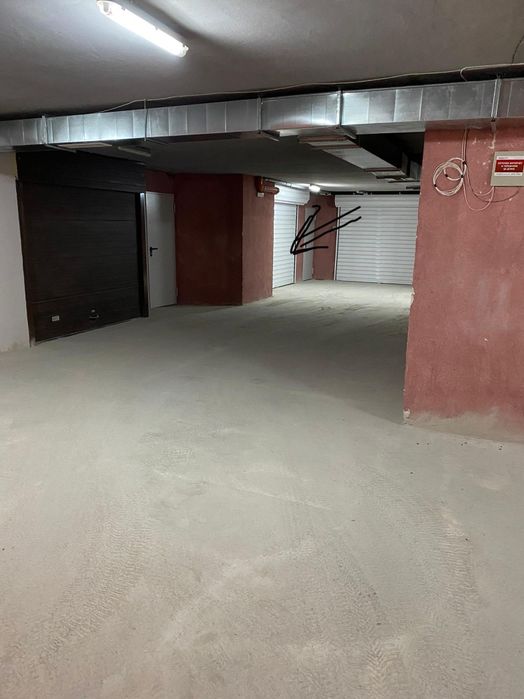 Продавам гараж център Ул.Драгоя Божилов 9