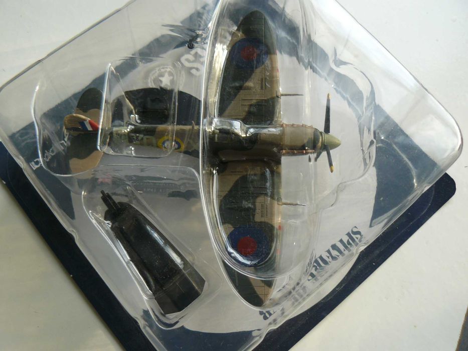 Macheta Avion SPITFIRE SUPERMARINE MK VB 1941 Scara 1:72 DeAgostini