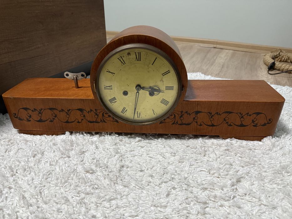 Голям каминен часовник - Янтарь