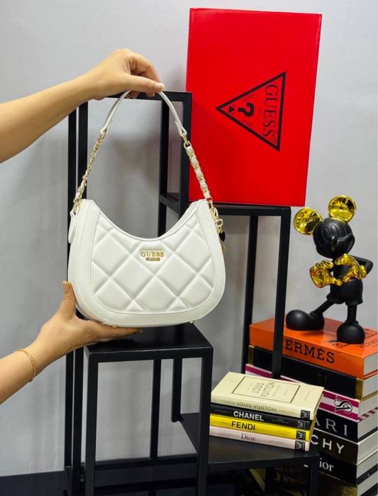 Geanta Guess noua !!! Dimensiuni 24/14 !!!