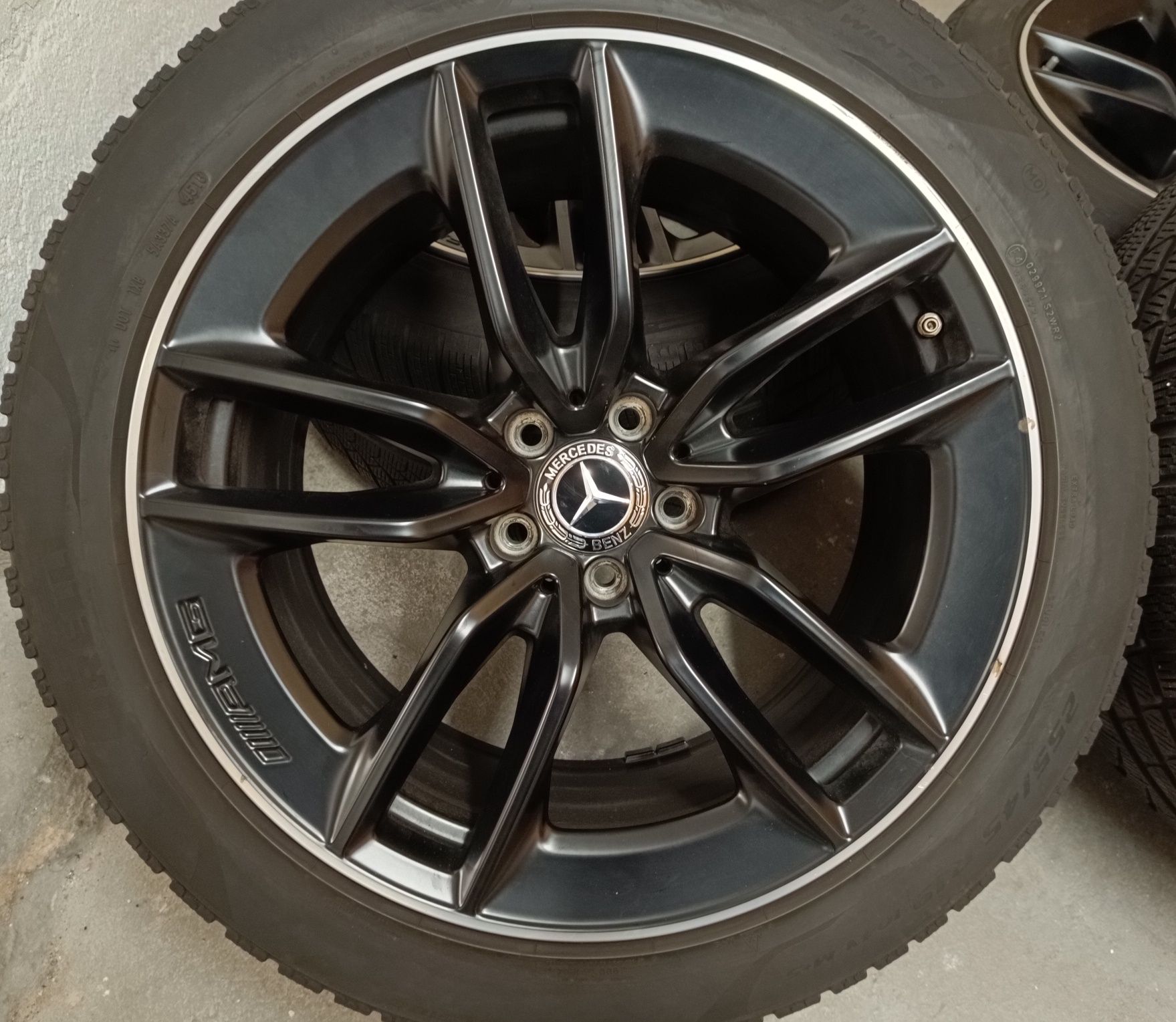 Оригинални джанти спорт пакет с гуми зимни 19 цола за Mercedes GT W290