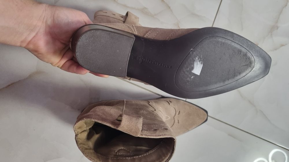 Ghete stradivarius noi nepurtate