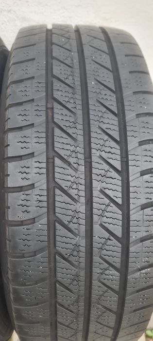 Doua anvelope M+S 215 65 15C