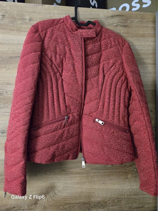 Продавам оригинални якета на Guess и Just Cavalli