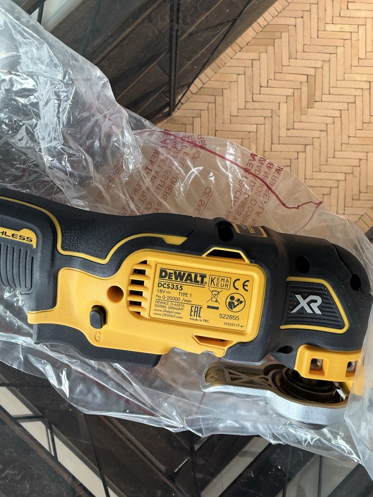 Scula multifunctionala oscilanta, circular, pendular DEWALT NOI SET