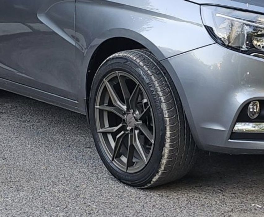 Продам диски с резиной 17 размер