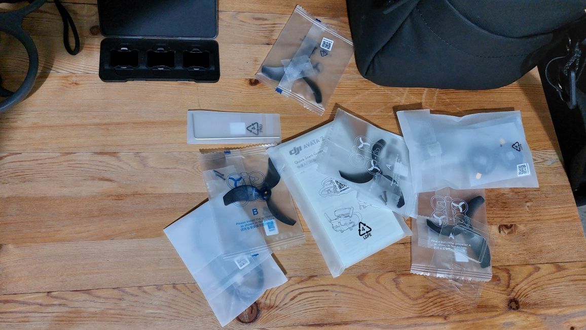 DJI Avata 2 Fly More Combo (4 батерии, DJI Care 2 години, аксесоари)