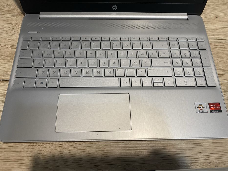 Vand laptop Hp URGENT!