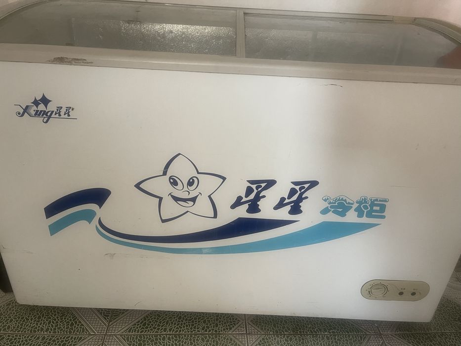 Морозильник рабочий, в отличном состояний