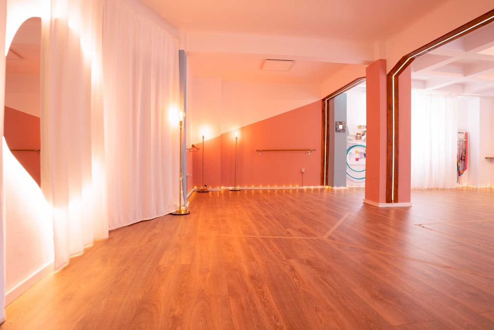 Studio luminos pentru yoga, pilates, dans și workshopuri – București