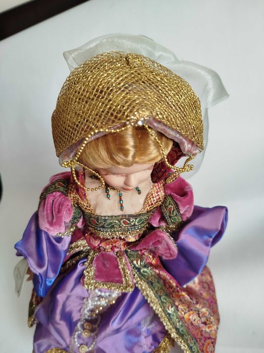 Порцеланова кукла Jane Seymour - The Queens of Henry VIII