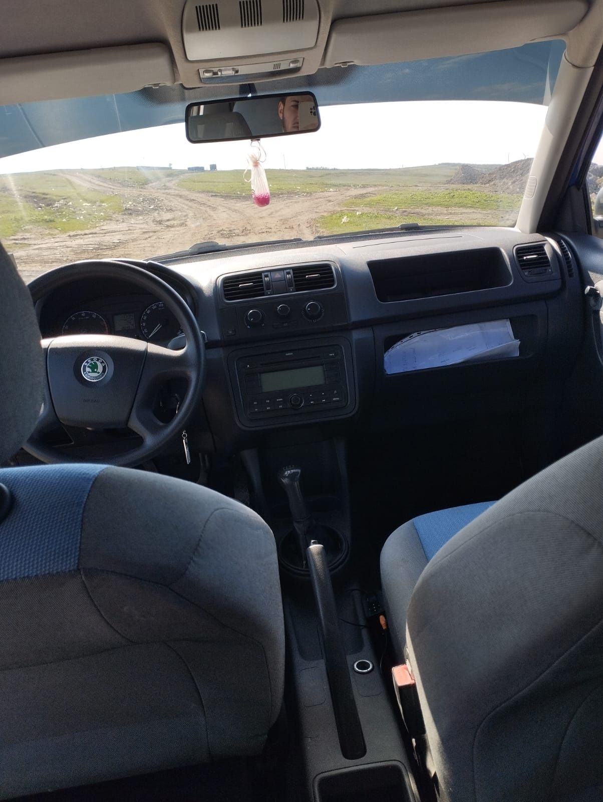 Vând Scoda Fabia