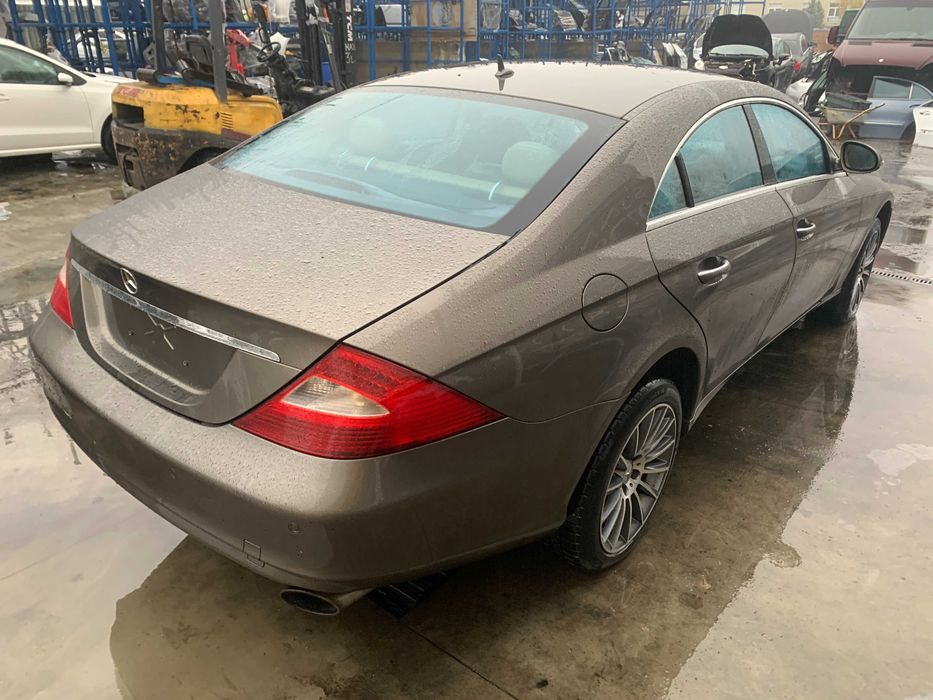 Dezmembrez mercedes cls w219/cls 350 benzina/bara fata cls/capota/usa/