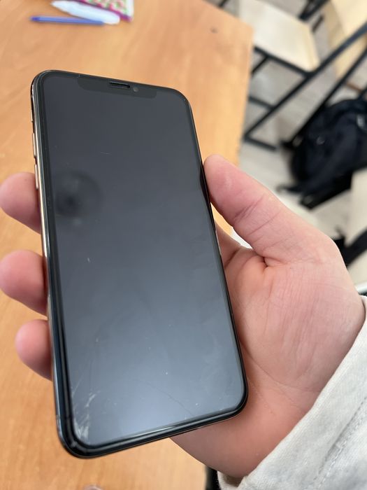 Продам айфон xs 512