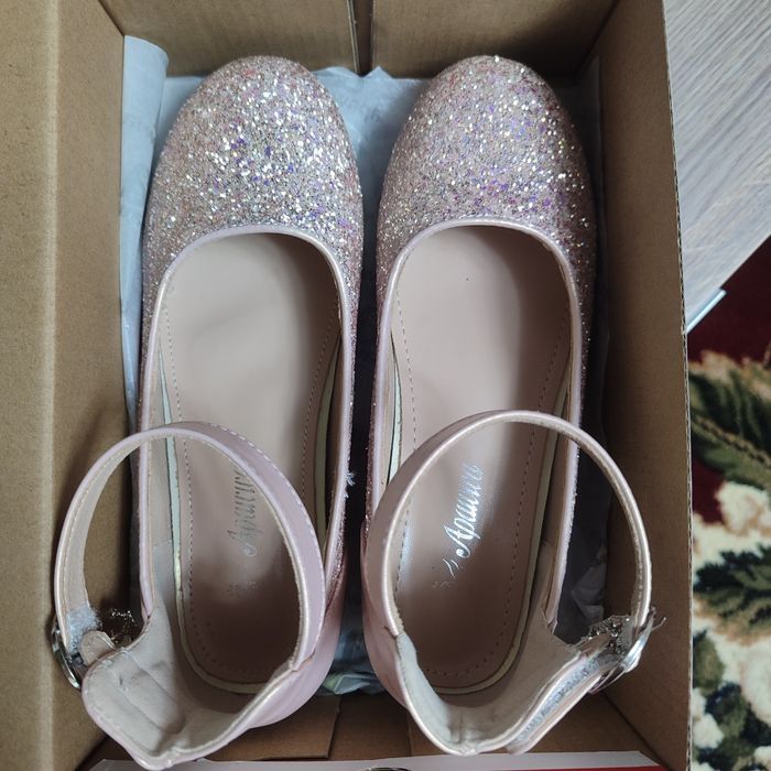 Pantofi roz de prințesa, 35