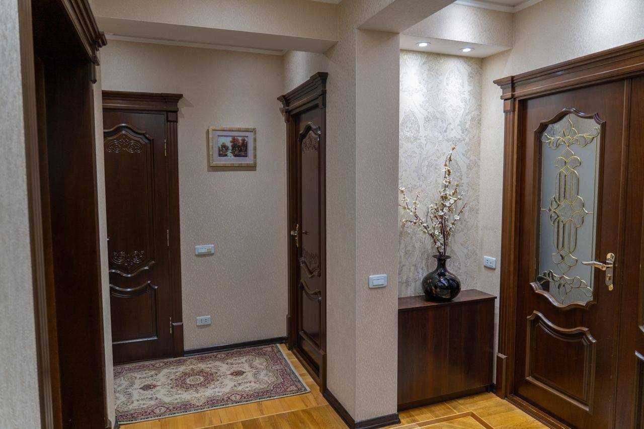 Продается спец-план, Банковский дом, Госпитальный рынок, 3/4/4 100м2