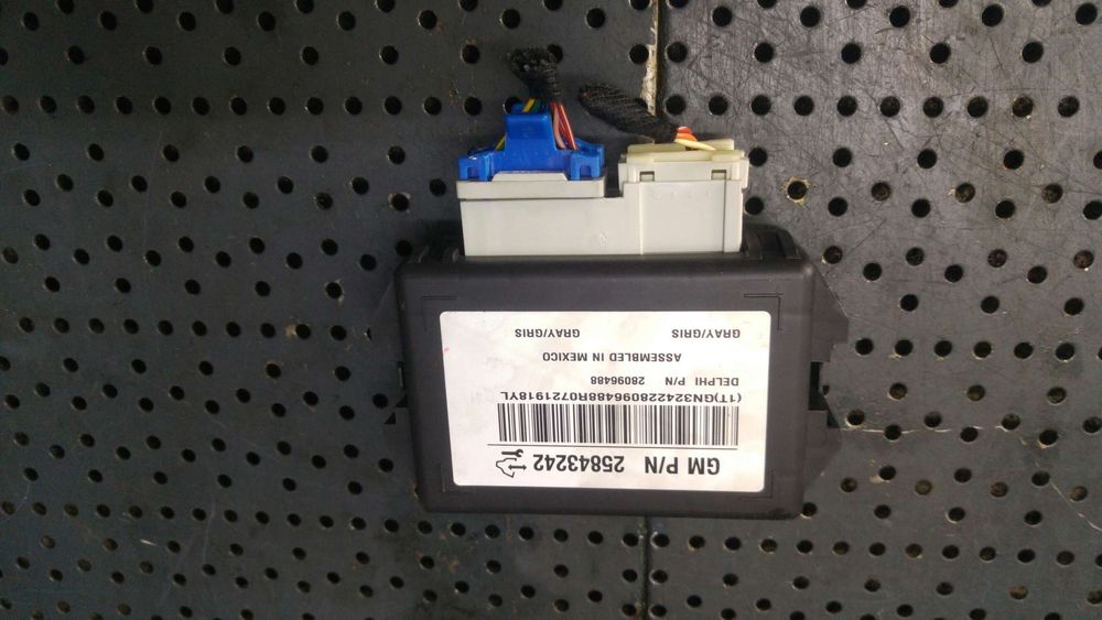 Modul control bcm chevrolet captiva c100 c140 25843242 28096488