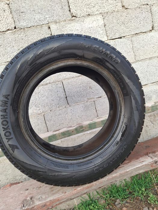 Зимние шины Yokohama в отличном состоянии, 3 шт. Размер 185/65/15