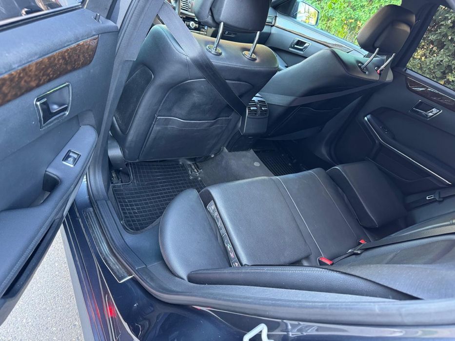 Mercedes-Benz E220 170cp