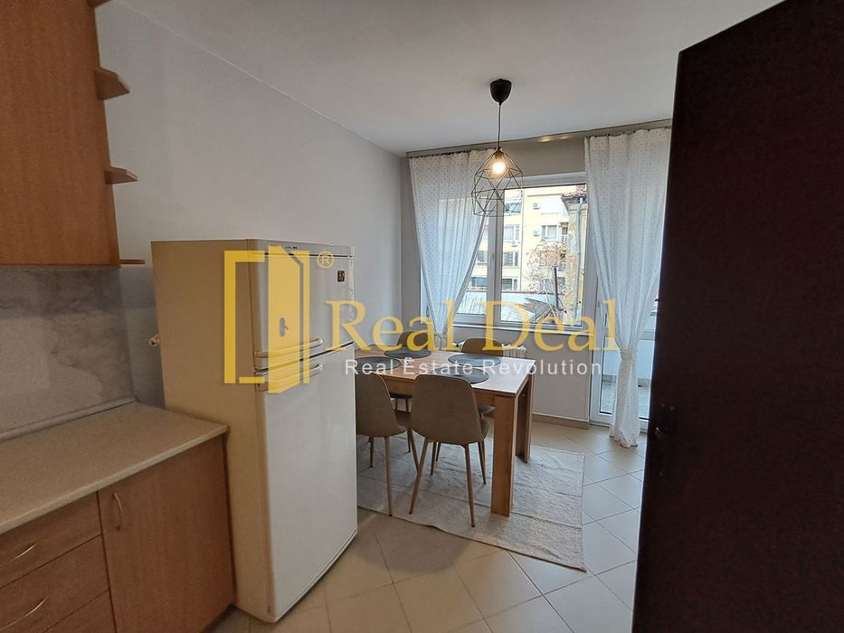 Дава се под наем Двустаен апартамент в София, Център - 75 кв.м за 747.66 € - Снимка #1