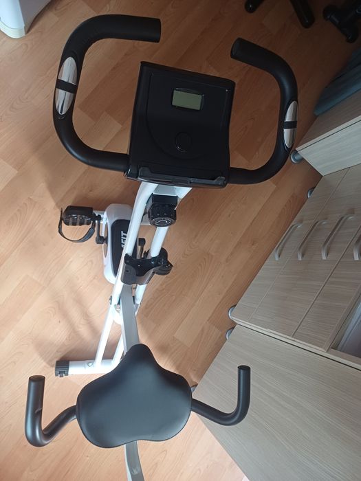 Vând Bicicleta fitness
