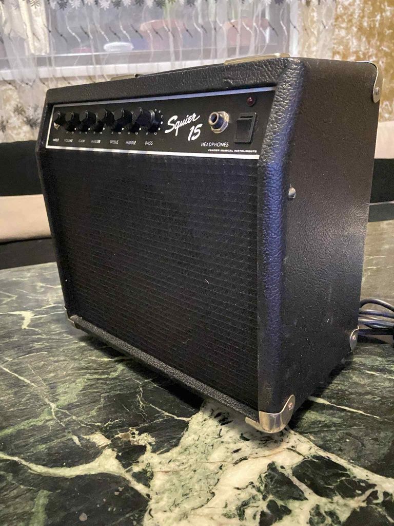 Fender squier 15 кубе за китара
