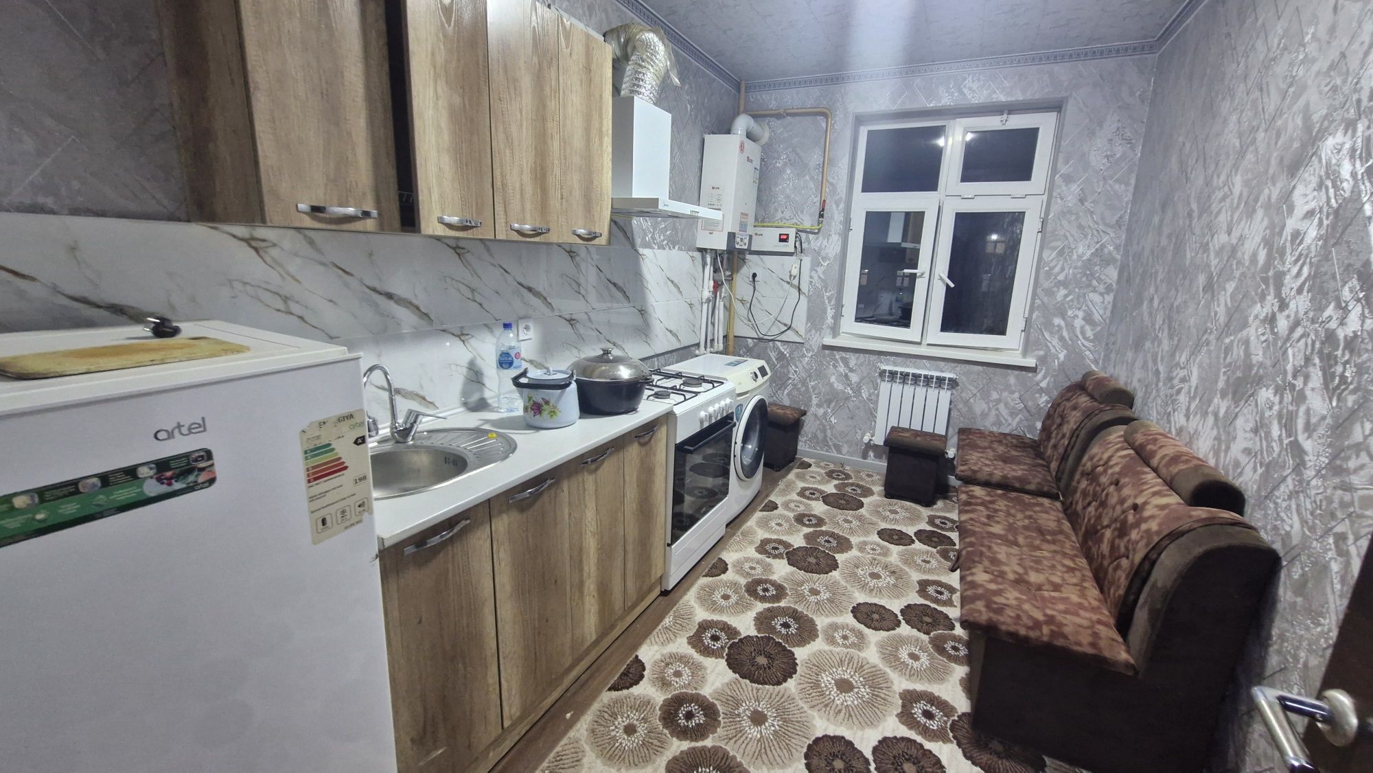 ЧИРЧИК ШАХРИДА аренда Квартира 3 хонали  4-этаж, квадрати котта 92