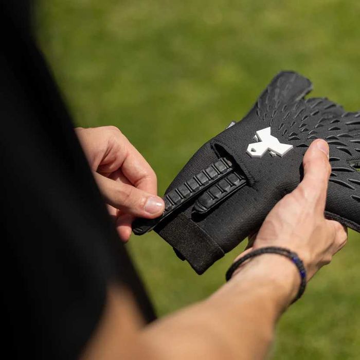 Вратарски ръкавици Fearless WOLF IRONPALM ONYX BL размер 6,7,9,10