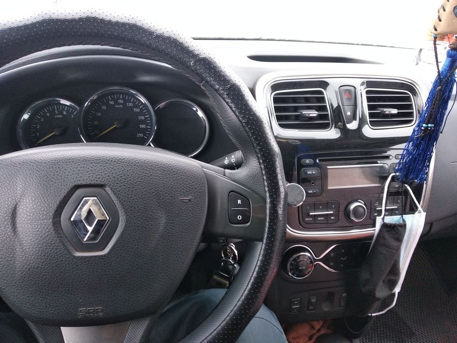 Продам машину Рено Логан