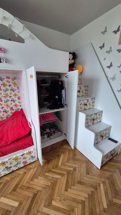 Mobila dormitror copii in stare foarte buna
Lungimea totala: 3.50 cm
i