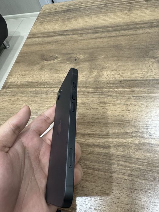 Iphone 16e почти новый