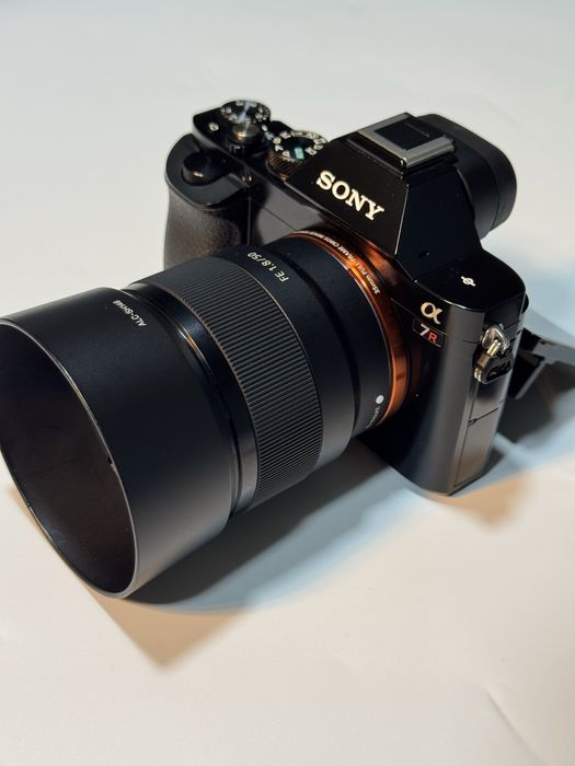 Sony R7 srochna sotiladi