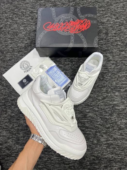 Odiseea Versace  unisex