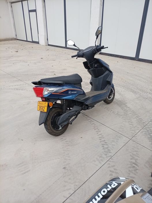 Scuter electic fara permis