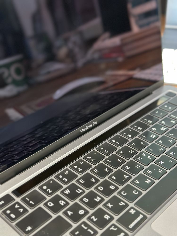 MacBook pro 13 dyum