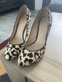 Pantofi Guess marimea 37