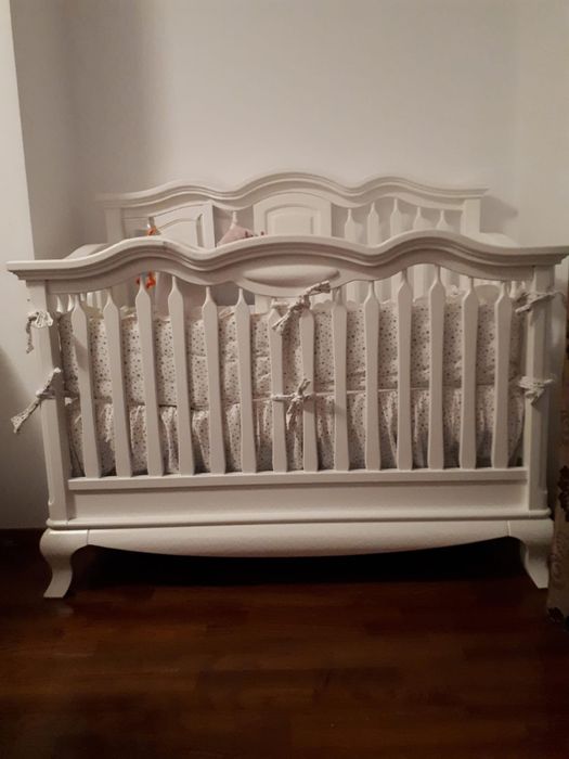 Patut , Cleopatra by Romina Furniture