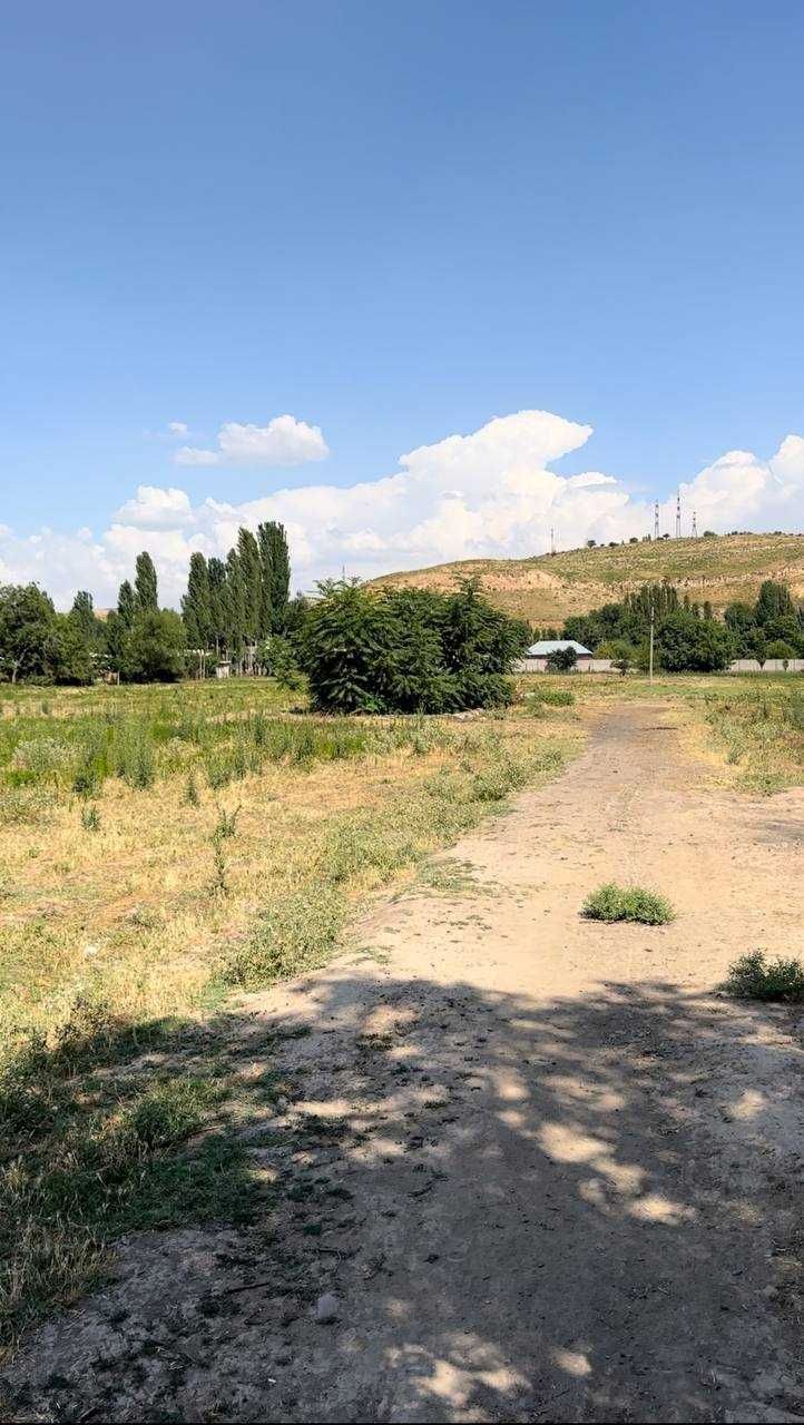Йер сотилади 4 соток 18500. Продается земельный участок