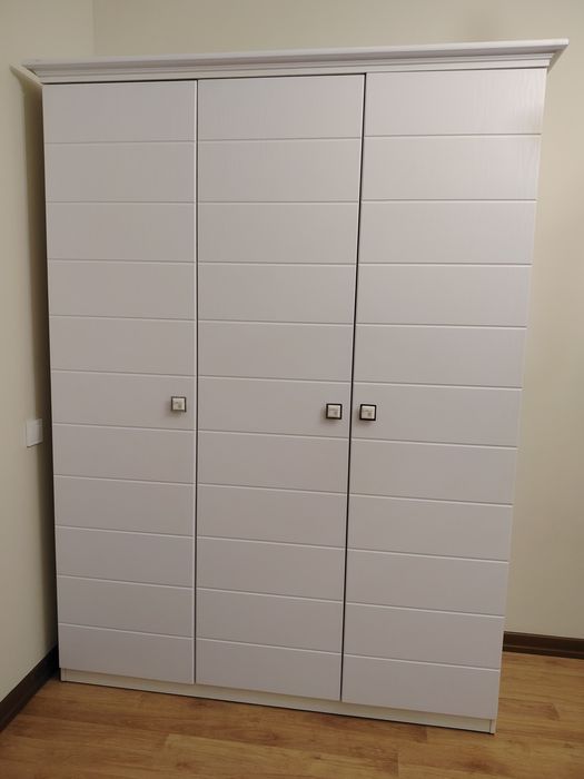 Продаётся шкаф в отличном состоянии